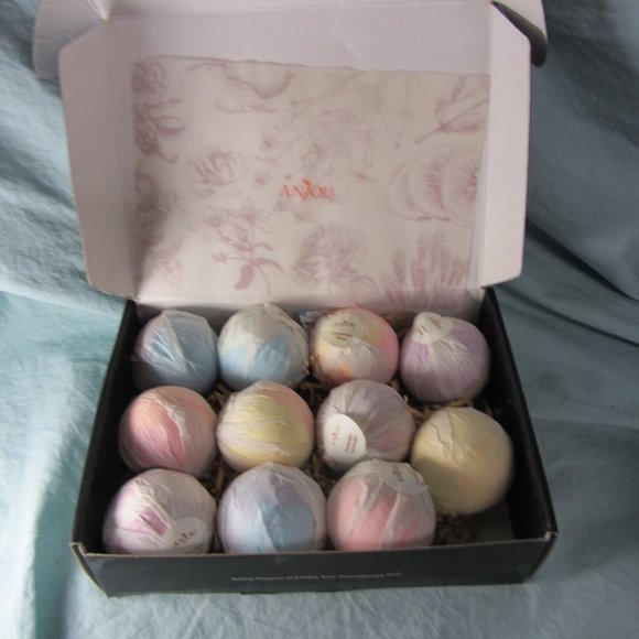 12 (11) anjou bath bombs gift set (w2131) - Picture 1 of 12